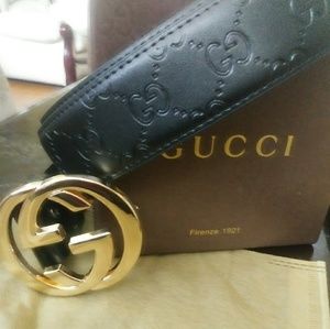 Black Gucci belt